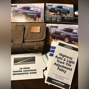 2005 Jeep Liberty Owners Manual with canvas bag
